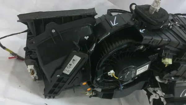 Jaguar XF X250 lämmitysydin OEM 9X23-19B555 image 10