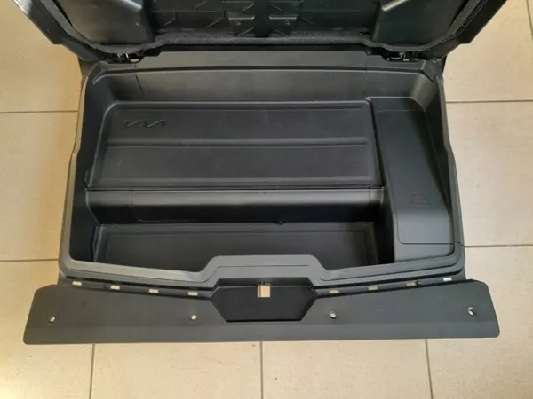 Kia EV6 2022-24 akun kansi OEM 86770-CV000 image 3