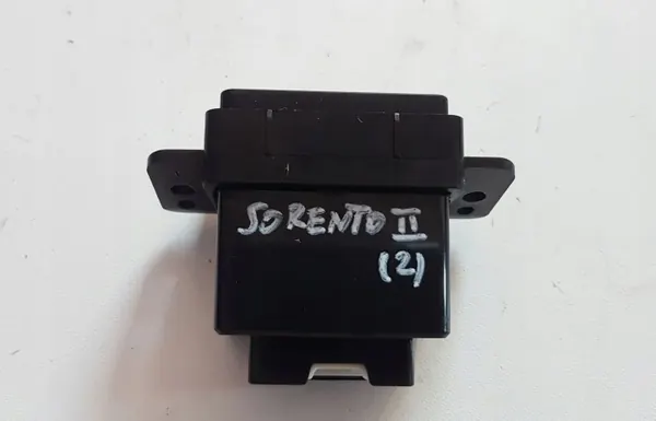 Kia Sorento USB-Steckdose OEM 961202P000 - Gebraucht image 5