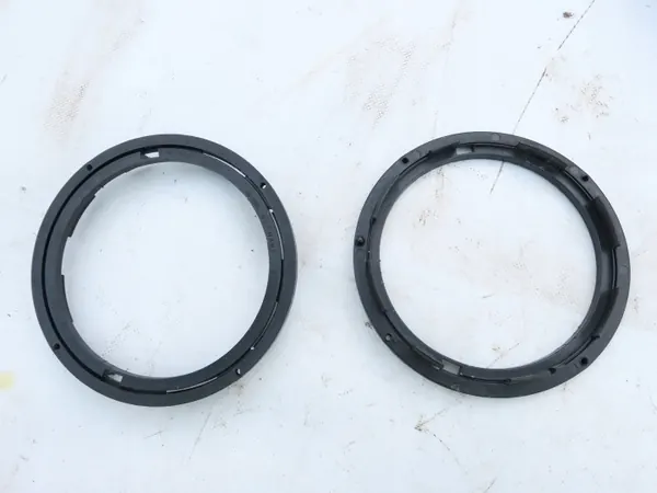 Bolsillos para altavoces OEM 7018671313 para VW T4 image 4