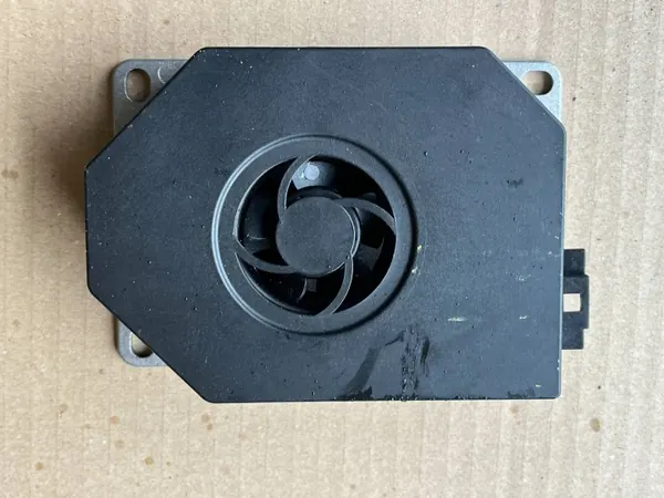 Amplificador de áudio Mercedes OEM A2118705189 - Usado image 2