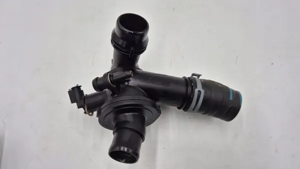 Carcasa de termostato A6512001515 Mercedes W205 W213 2.2 CDI image 2