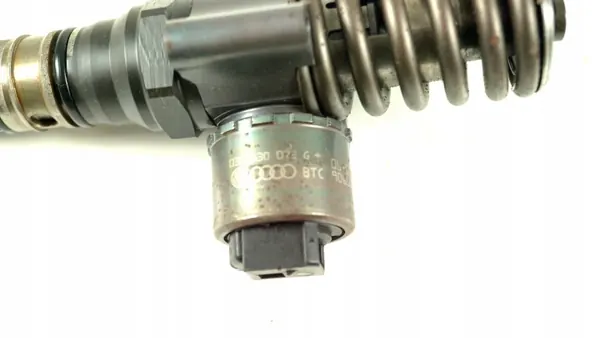 OEM 03G130073G Bosch polttoainepumppu 2.0 TDI image 3