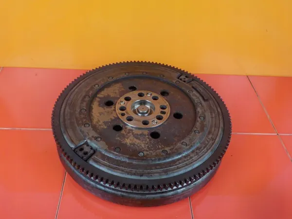 BMW E60 E90 E87 2.0 D Kaksiosainen Flywheel 7637279 image 2