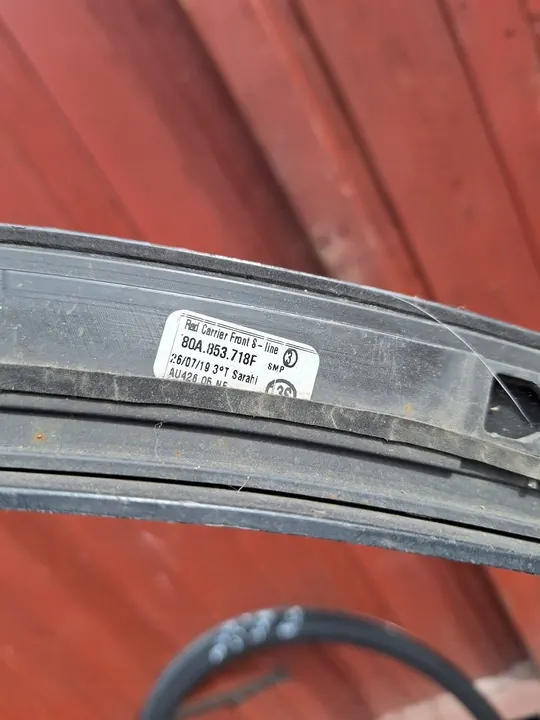 AUDI Q5 II 80A Oikea etulokasuoja image 5