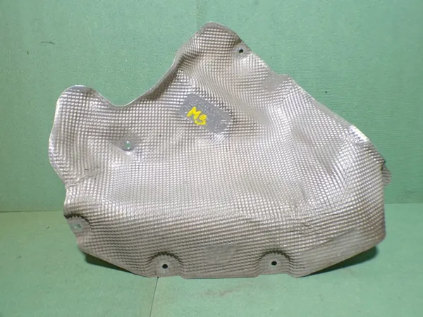 BMW M3 G80 G81 Vasen äänenvaimennin lämpösuoja OEM 8070513 image 2