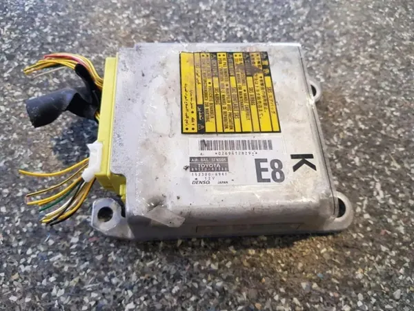 Módulo airbag Toyota Prius OEM 8917047380 image 2