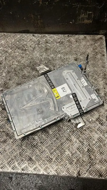 Tesla Model X 2016 Invertteri OEM 1055139-01-B image 2