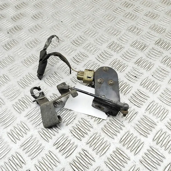 Sensor de nível dianteiro direito Cadillac Escalade 6.2L OEM 23152098 image 3