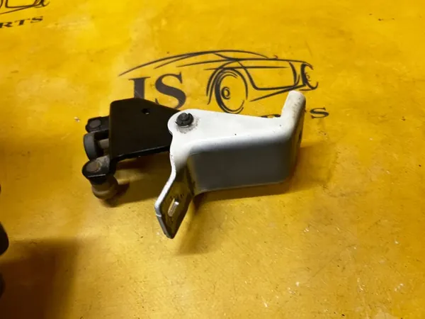 Rolo de porta deslizante guia central direita Dacia Dokker 369 image 3