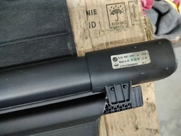 Skoda Fabia II Kombi bagageluckrulle OEM 5J9867871B image 3