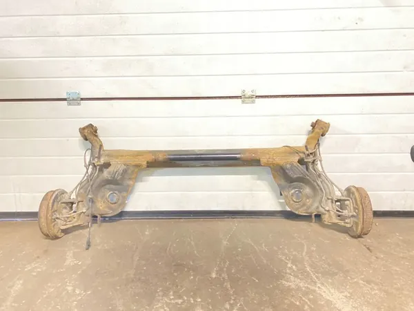 Toyota Aygo AB10 2012 Poutre arrière image 1