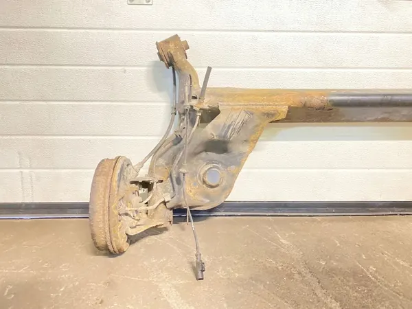 Toyota Aygo AB10 2012 Poutre arrière image 2