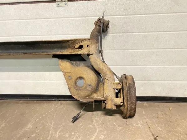 Toyota Aygo AB10 2012 Poutre arrière image 6