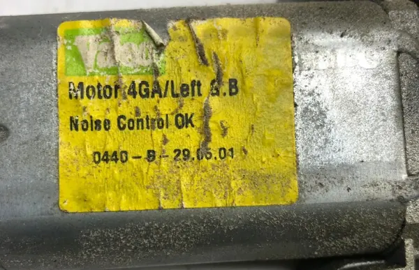 Motor limpiaparabrisas portón OEM 04717710AB Chrysler image 6