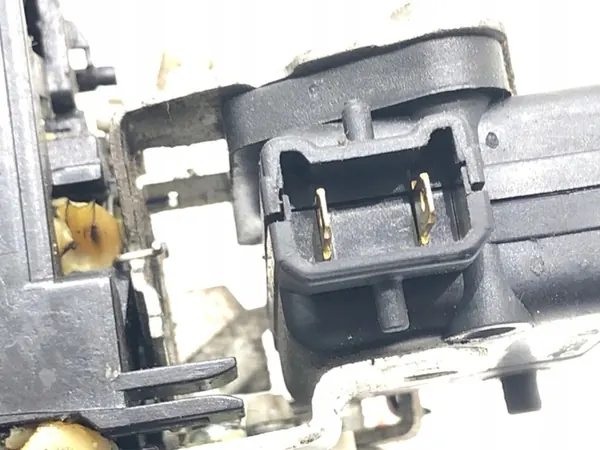 Höger Bakdörrslås Dacia Duster 2010-2018 825029556R image 3