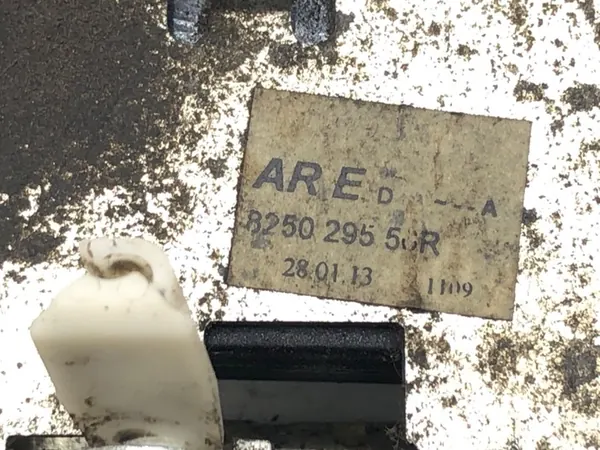 Höger Bakdörrslås Dacia Duster 2010-2018 825029556R image 4