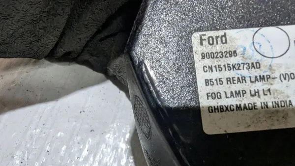 Feu antibrouillard arrière gauche OEM 90023296 Ford Kuga MK2 image 4