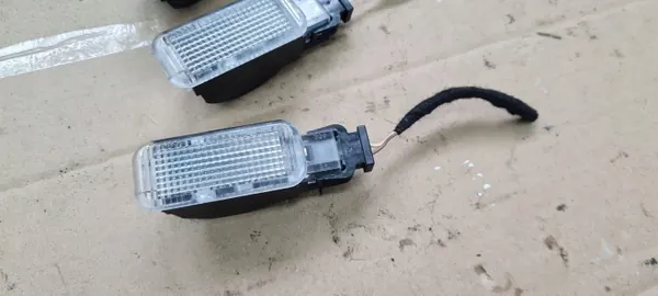 OEM 4B0947415AA Plafonnier pour Audi Q5 8R image 4