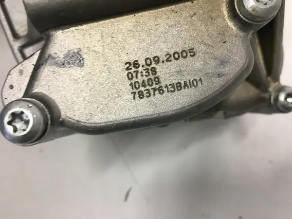 Öljypumppu OEM 7837613 BMW M5 E60 M6 5.0 V10 image 5