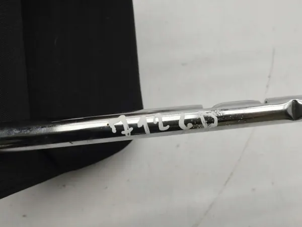 Baksätes huvudstöd höger OEM AMD114748 höger sida image 5