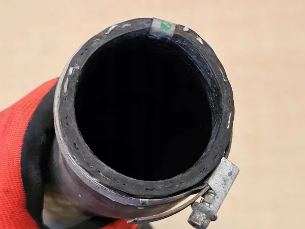 Turbo Intercooler Schlauch Volvo V40 V50 S40 C70 2.0 D3 D4 image 4