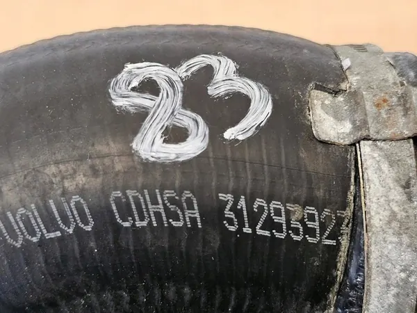 Turbo Intercooler Schlauch Volvo V40 V50 S40 C70 2.0 D3 D4 image 7