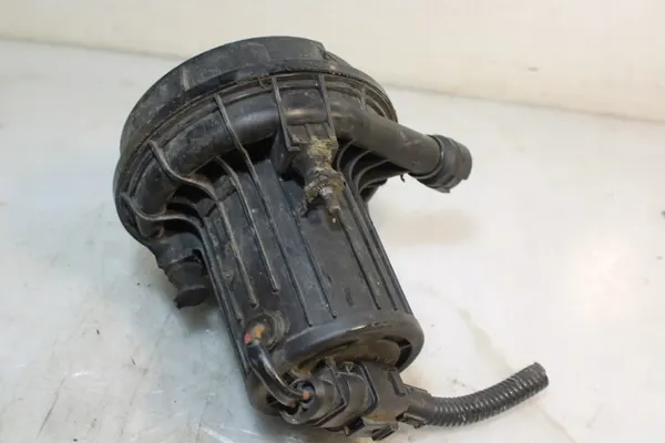 Pompe à air secondaire Skoda OE 06A 959 253 B image 5