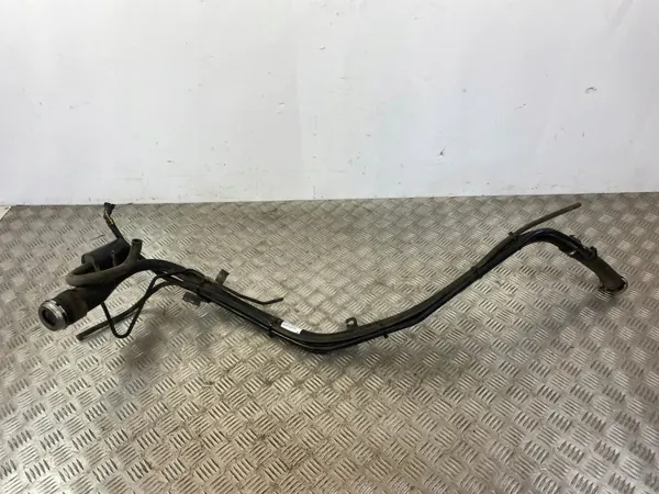 Col de remplissage OEM 68250923AI pour Dodge Durango image 2