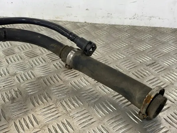 Col de remplissage OEM 68250923AI pour Dodge Durango image 3