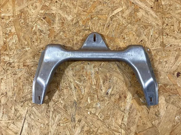 Porsche 982807384 takalämpökilven alakiinnitys image 2