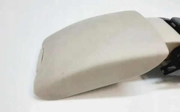 Base de repose-bras Volvo XC60 OEM 1284983 - Occasion image 3