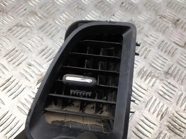 Dodge konsol luftintag OEM 5LE74TRMAA - Begagnad image 10