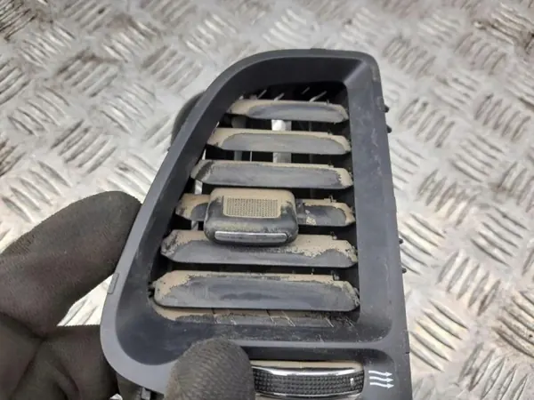 Dodge konsol luftintag OEM 5LE74TRMAA - Begagnad image 7