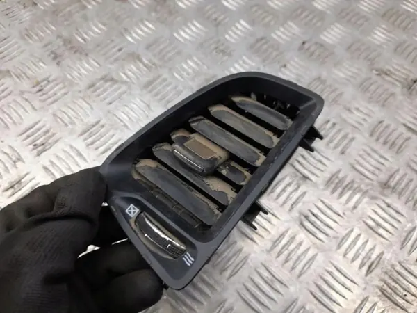 Dodge konsol luftintag OEM 5LE74TRMAA - Begagnad image 9
