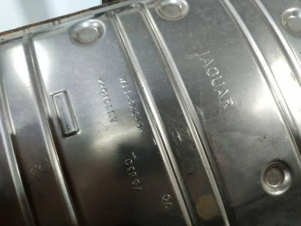 Jaguar XK XKR X150 Pakoputken Vaimennin OEM 8W83-5K244-AC image 4
