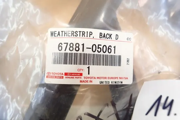 Junta de maletero Toyota Avensis 06- OEM 6788105061 image 6