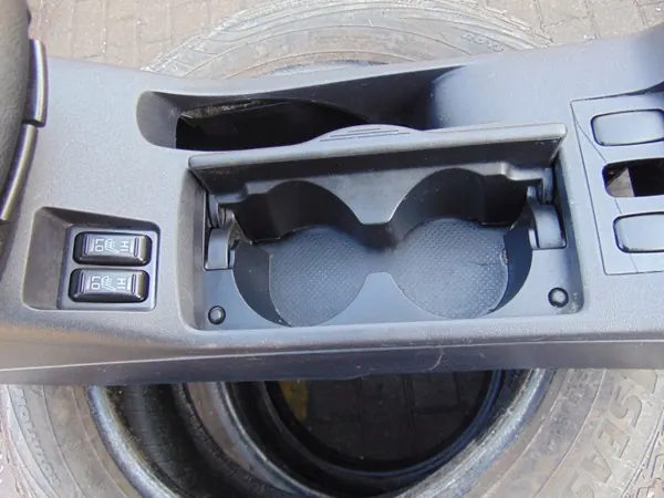Accoudoir OEM 8011A219ZZ pour Mitsubishi Lancer 8 image 8