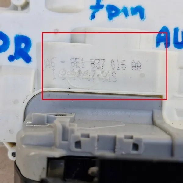 AUDI A4 B7 Framdörrslås Höger 7 Pin OEM 8E1837016AA image 2