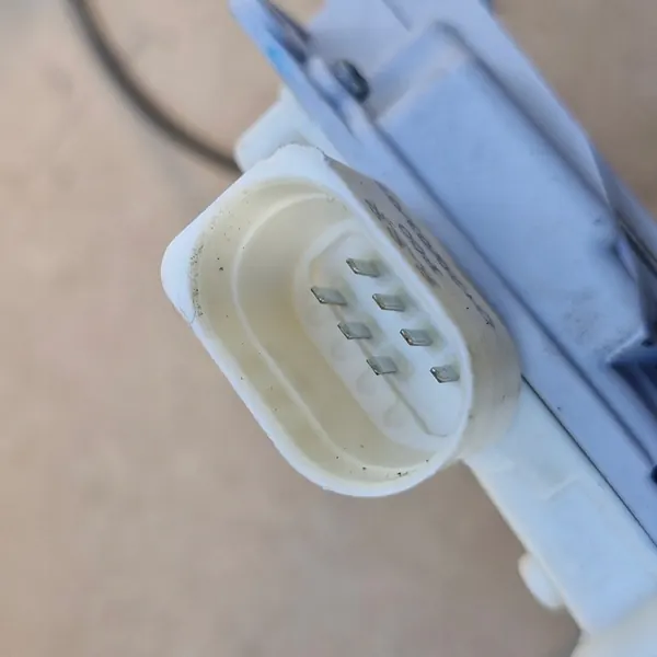 AUDI A4 B7 Framdörrslås Höger 7 Pin OEM 8E1837016AA image 4