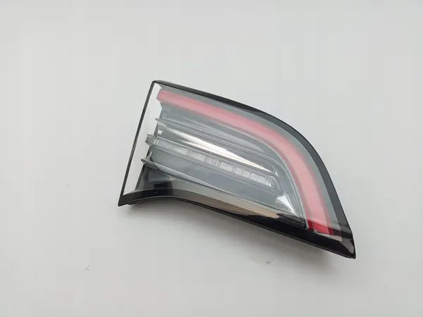 TESLA MODEL Y 20-3 LIFT 23- VÄNSTER BAKLJUS 1502088-00-B image 4