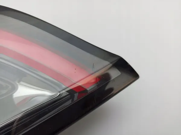 TESLA MODEL Y 20-3 LIFT 23- VÄNSTER BAKLJUS 1502088-00-B image 8