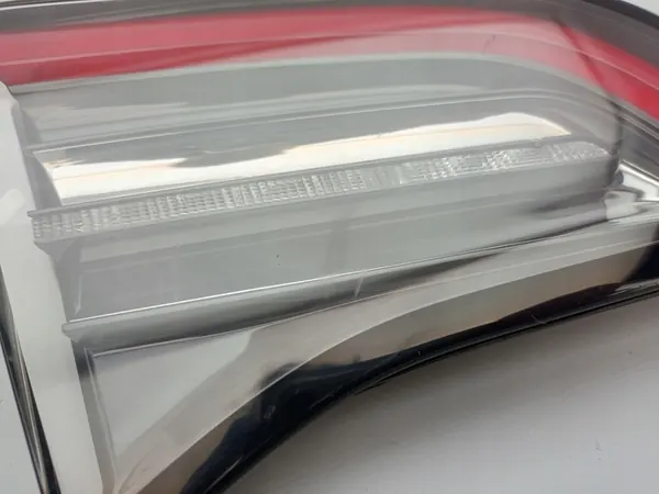 TESLA MODEL Y 20-3 LIFT 23- VÄNSTER BAKLJUS 1502088-00-B image 9