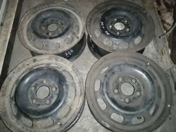 OEM 1684000702 Etu-oikea iskunvaimennin kiinnike Mercedes image 2