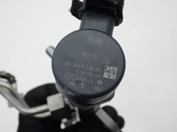 Sensor de rail injeção OEM 0281006017 - Usado image 3