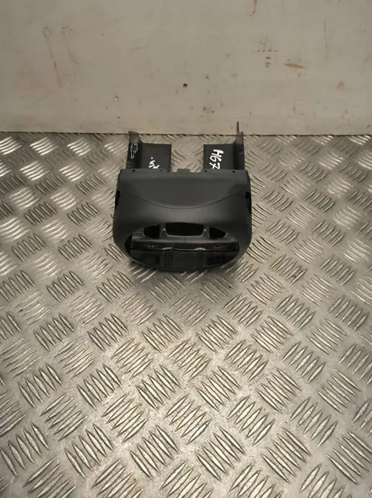 OEM A1779003305 Ohjauspylvään kansi Mercedes A-luokka image 4