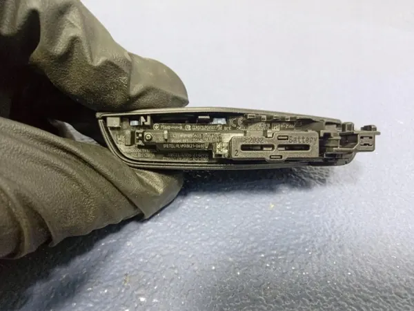 Llave BMW IX2 U10 OEM 5B3E8B6 - Estado Usado image 5