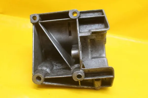 Airco Compressor Bevestiging OEM 077260885E image 7