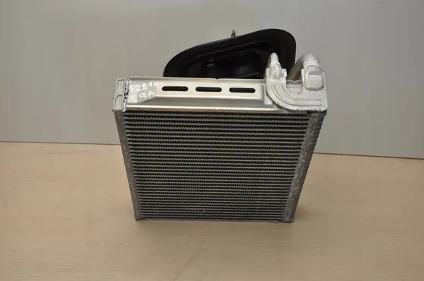 Mercedes-Benz EQA 2021 Condensator A2478307800 image 4