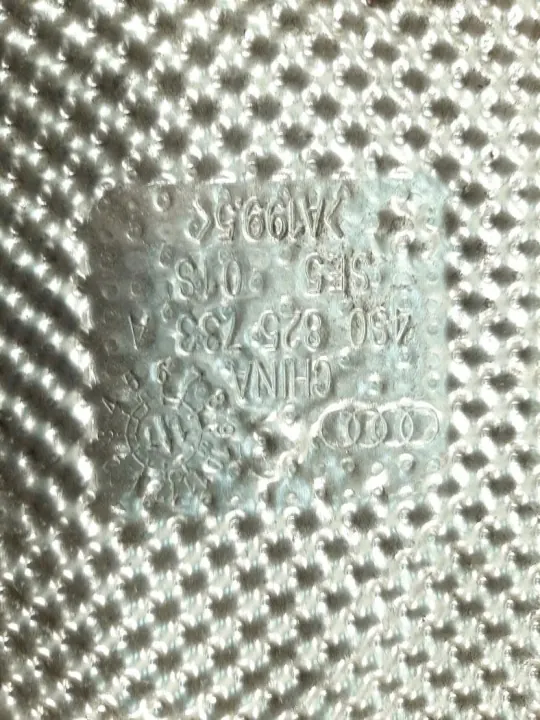OEM 4S0825733A takalämpösuoja Audi R8 Spyderille image 5
